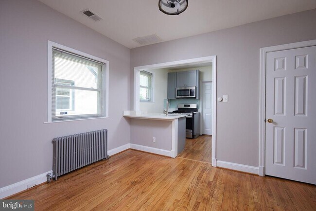 Photo - 2208 S St NE