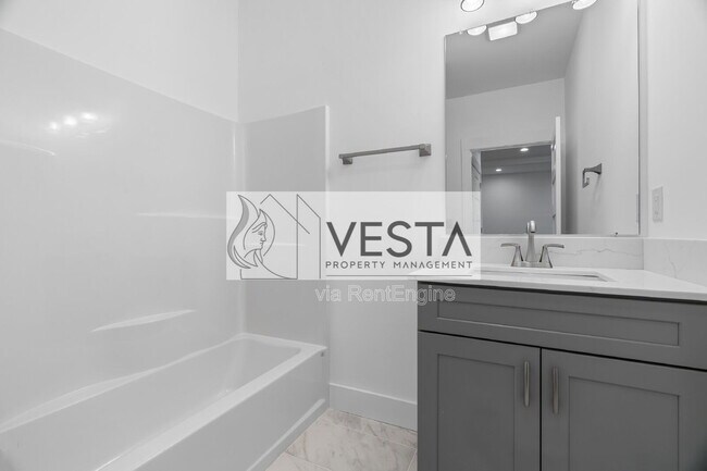 Photo - 510 Deaverview Rd