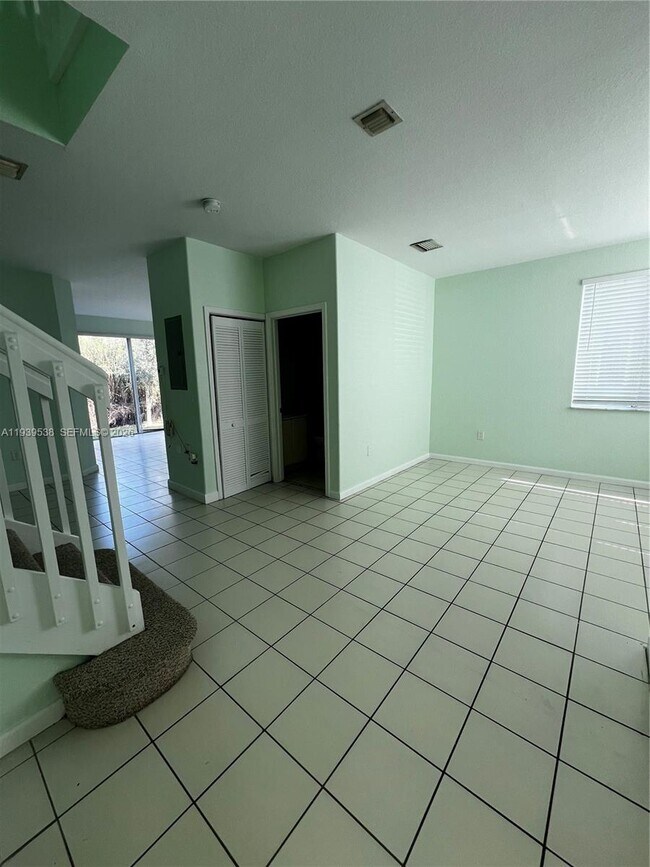 Photo - 1441 SE 24th Ct