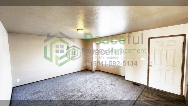 1129 W 2450 N