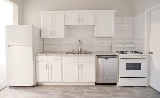 Building Photo - 2535 7th Ave E Unit B Rental