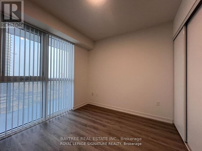 Photo - 195 Commerce St Unité 1617