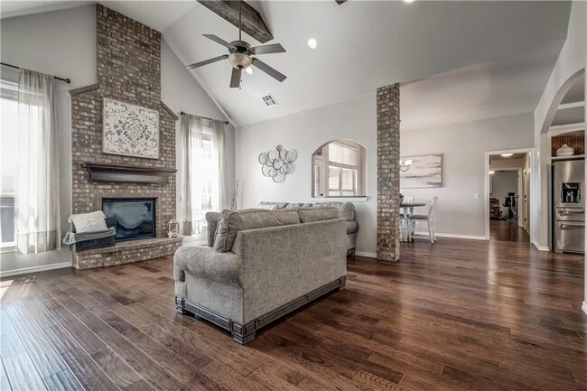 Photo - 1800 NW 194th Cir