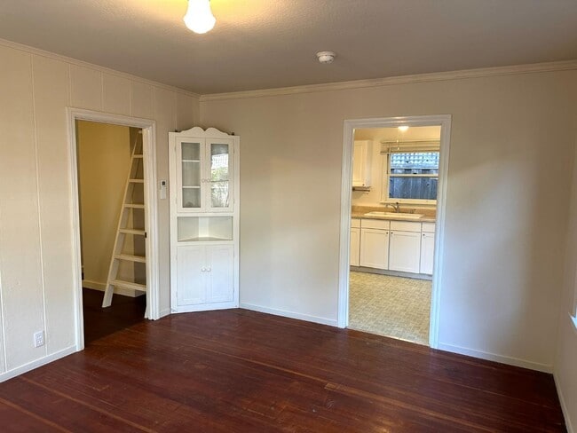 Photo - 204 Caldwell Ave