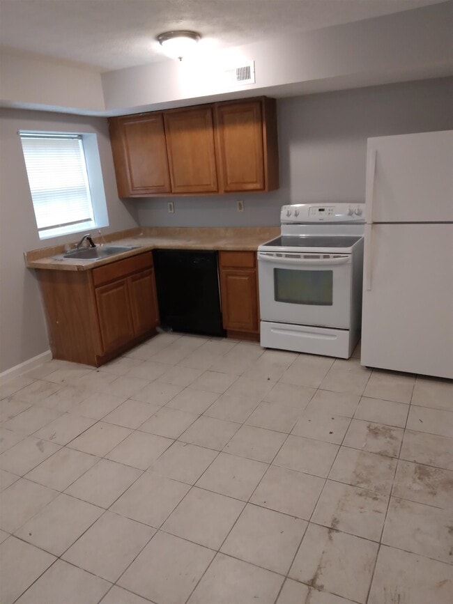 Photo - 538 N Oak St
