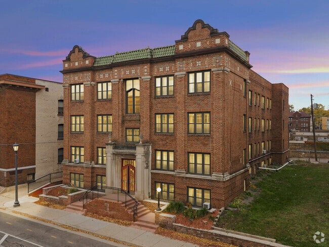 Building Photo - 1820 1st Ave S Unit 207 Rental