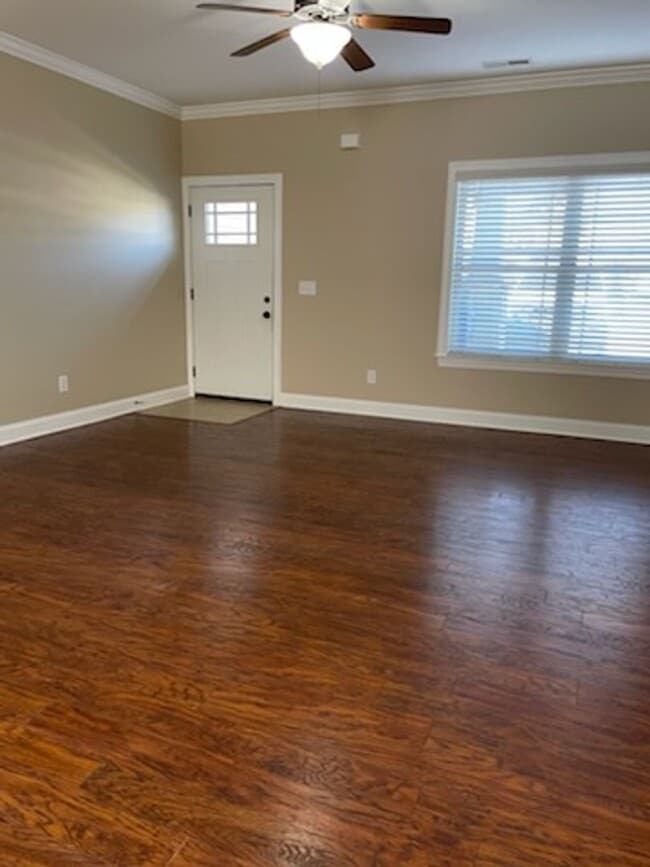 Photo - 1864 Gate Tower Way NE