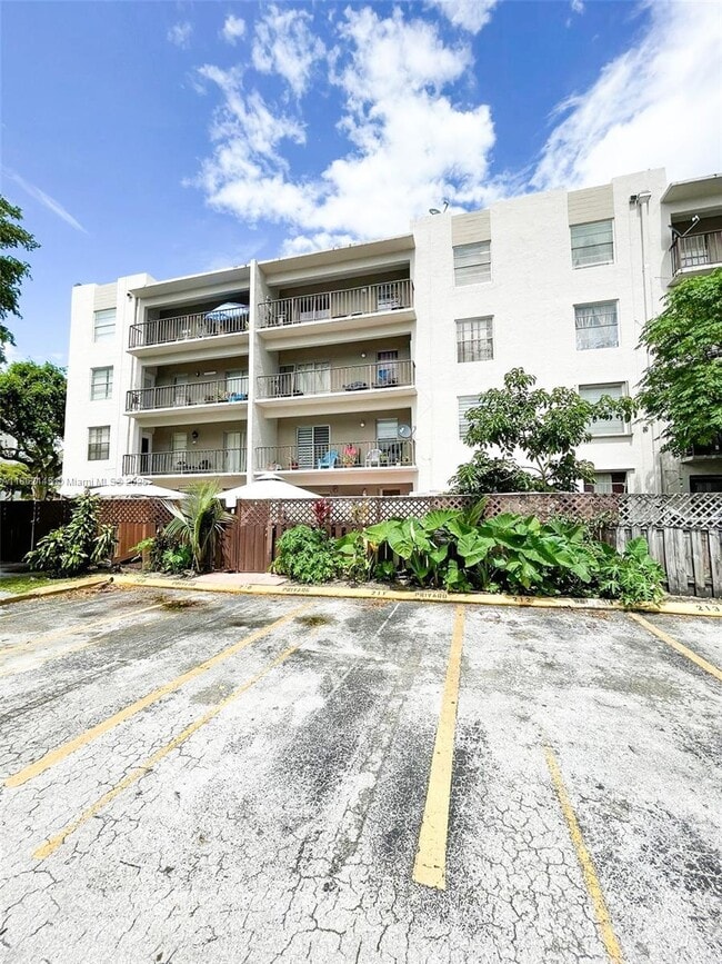 Building Photo - 5665 W 20th Ave Unit 207 Rental
