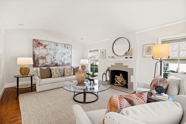 Photo - 105 Pepper Ave