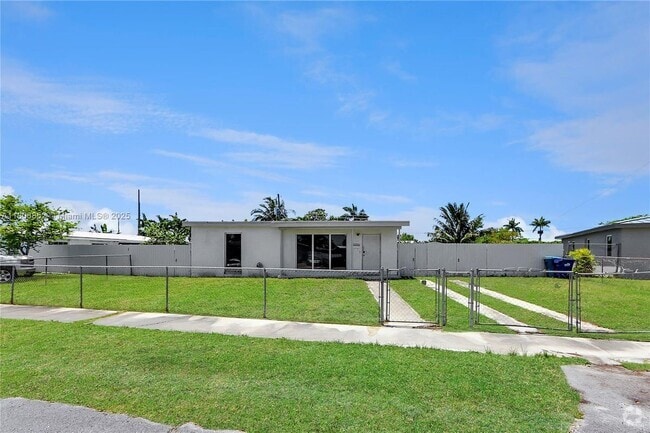 Building Photo - 11040 SW 52nd Dr Rental