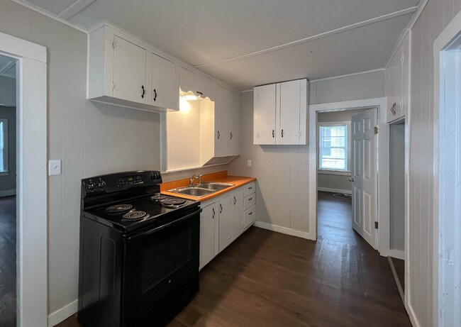 Photo - 2 bedroom | 1 bathroom | Entire HOME