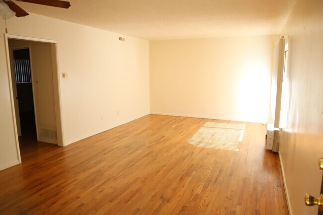 Photo - 11811 Beverly