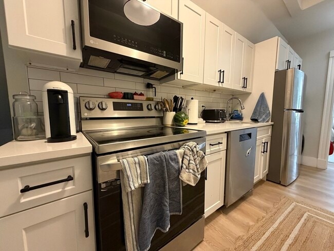 Building Photo - 68 L St Unit 3