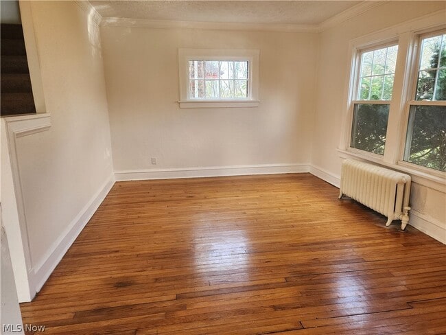 2060 Rossmoor Rd