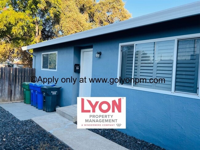 Photo - Modern & Stylish 2 Bedroom Duplex with Private Yard in Galt!