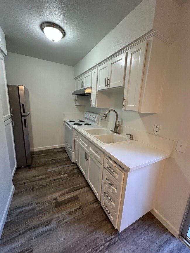 Photo - 1069 Cherry Ln