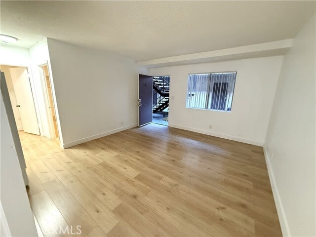 Photo - 469 W Oliver St Unidad 2