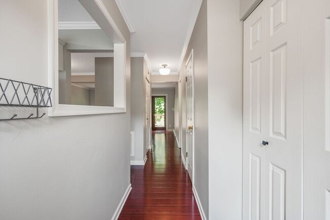 Photo - 128 Kings Mill Dr