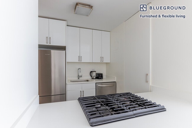 Photo - 279 E 44th St Unit FL11-ID2114