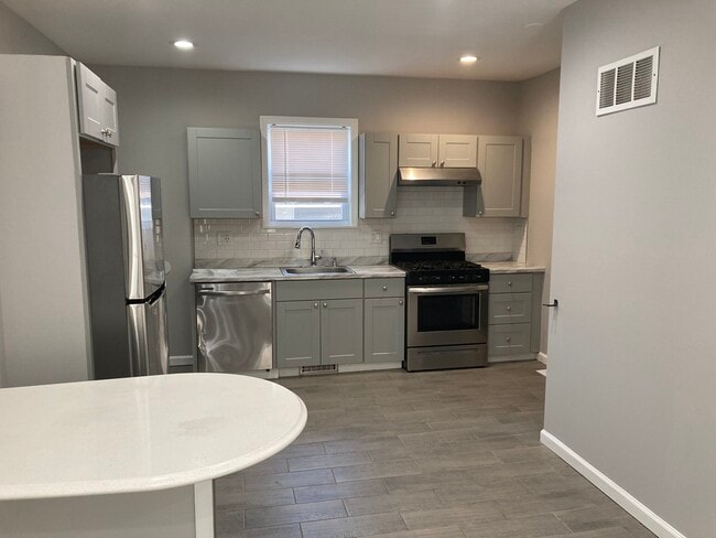 63 3rd St