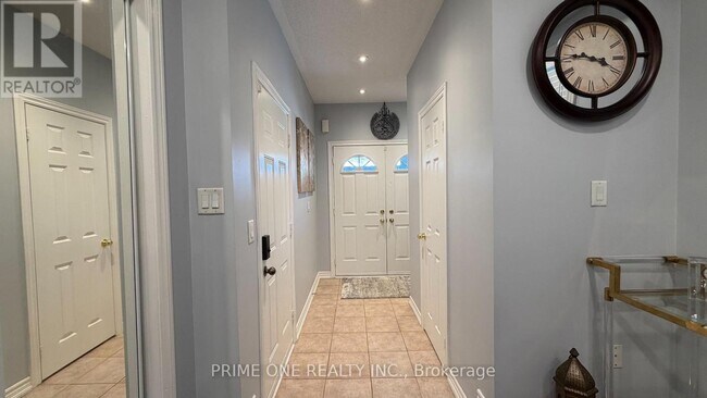 Photo - 7124 Village Walk