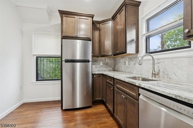 Photo - 350 Arlington Ave Unit 1