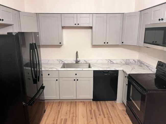 Building Photo - 4150 N Fremont Ave Unit BU4150-A