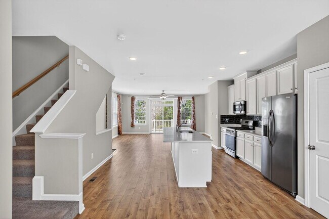 Photo - 43628 Winterberry Wy