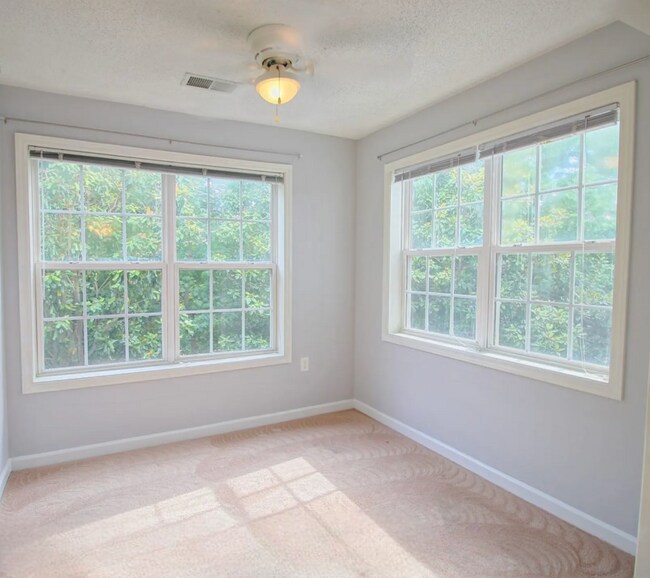 Room in Condo on Wolfmill Dr