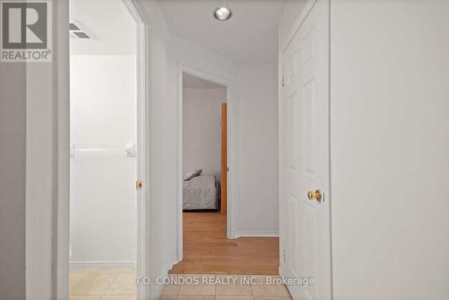 Photo - 909 Bay St. Unit 1806