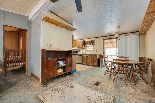 Photo - 20314 Great Lake St