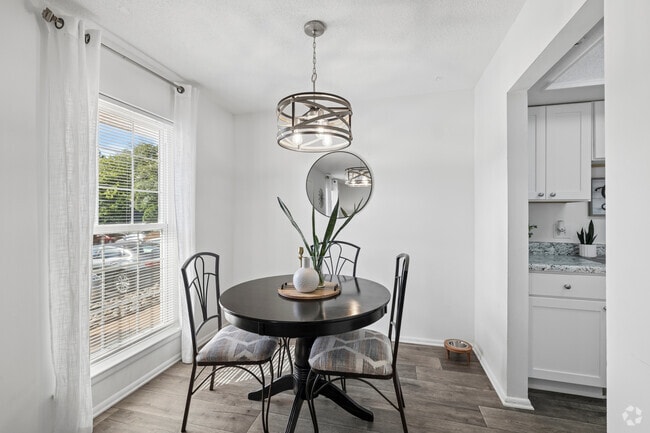 The Norway - 2BR, 1.5BA - 850SF - Dining Room