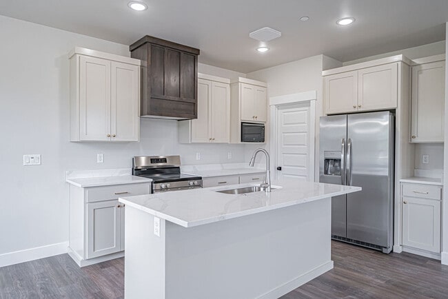 Photo - 2988 Huntshire Ave