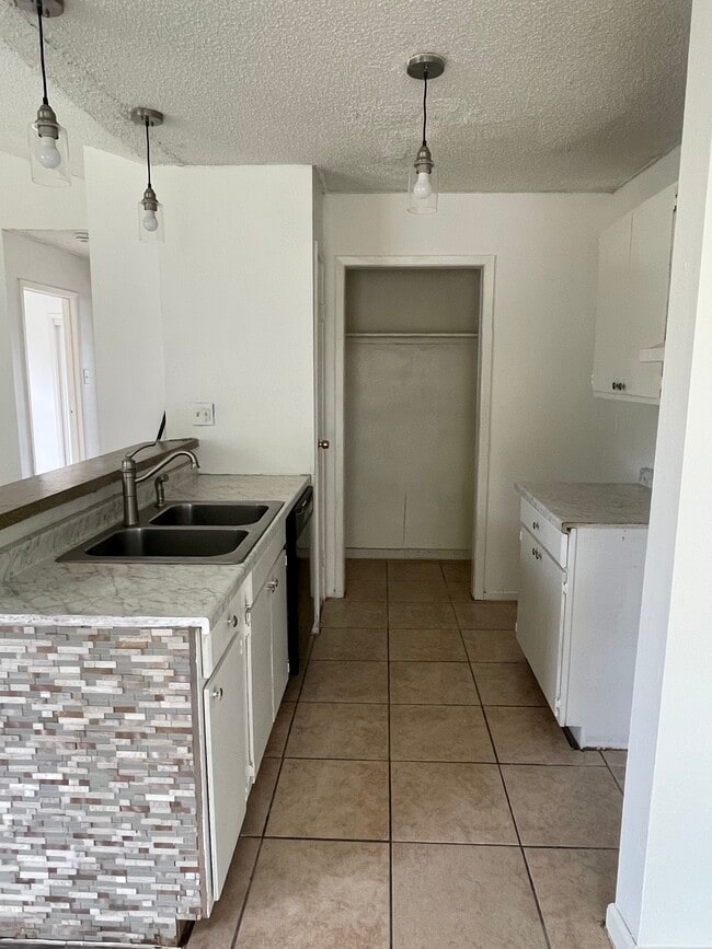 Photo - Farley Drive Unit B