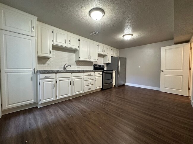 Kitchen - 2647 S Jasper St Unit Downstairs
