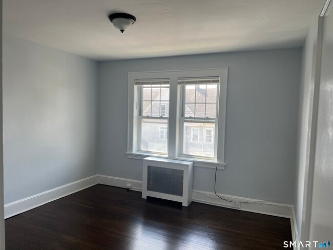 Photo - 24 Circular Ave Unit 3B