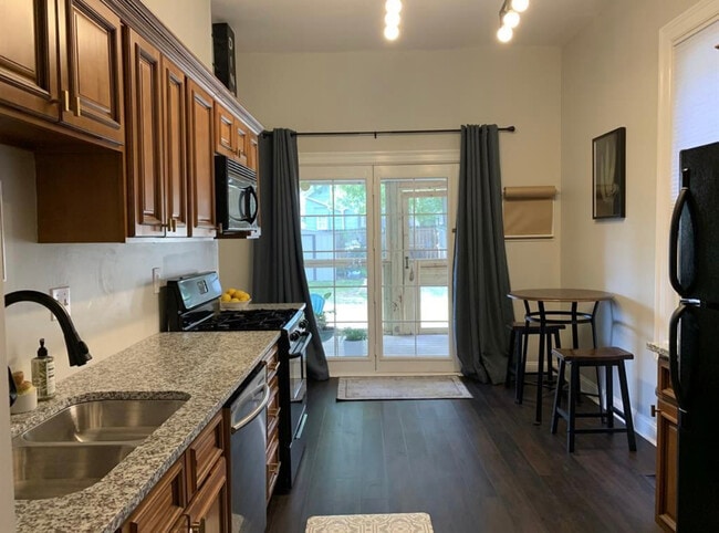 Photo - 223 Congress Ave