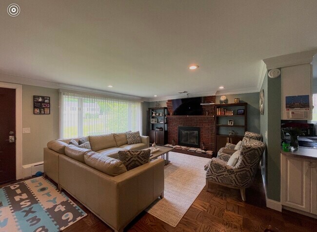 Photo - 260 French St