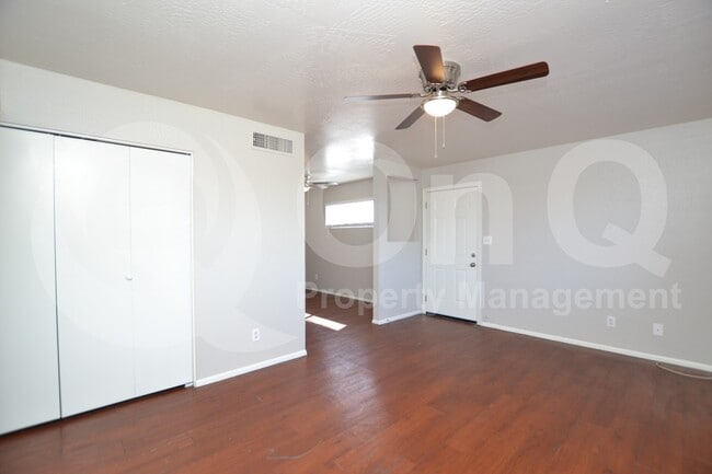 Building Photo - 1934 W Village Dr Rental