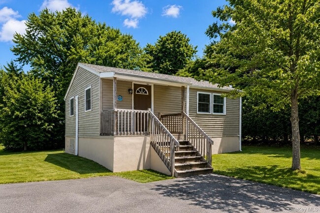 Building Photo - 790 Sergeant Palmateer Way