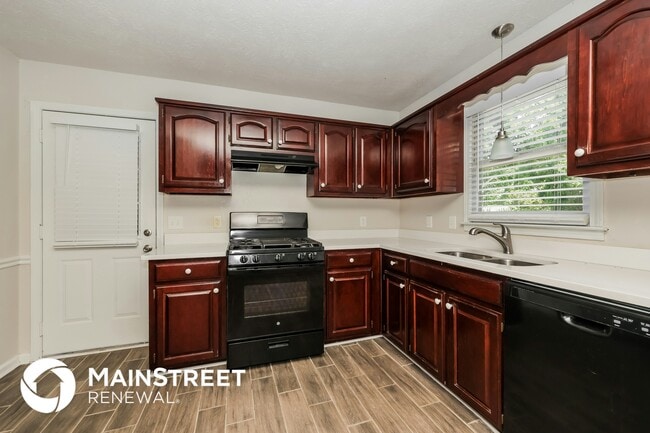 Photo - 4930 Cloverhill Dr