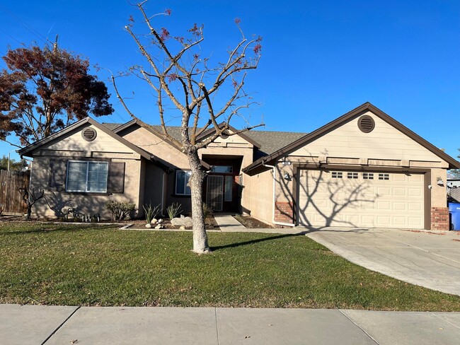 Building Photo - 686 Millbrook St