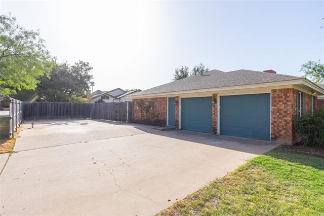 2025 Lytle Trail