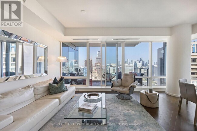 Photo - 180 University Ave Unité 3006