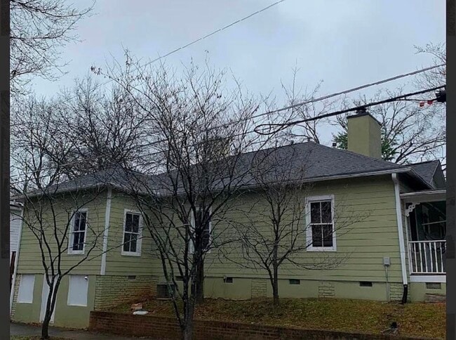 Photo - 568 Auburn Ave NE