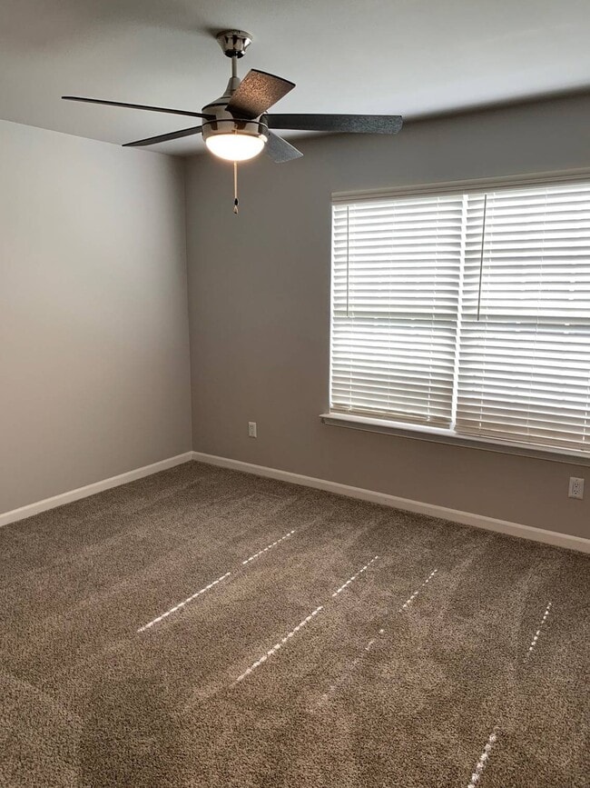 Bedroom - Creekside Clearing Apartments