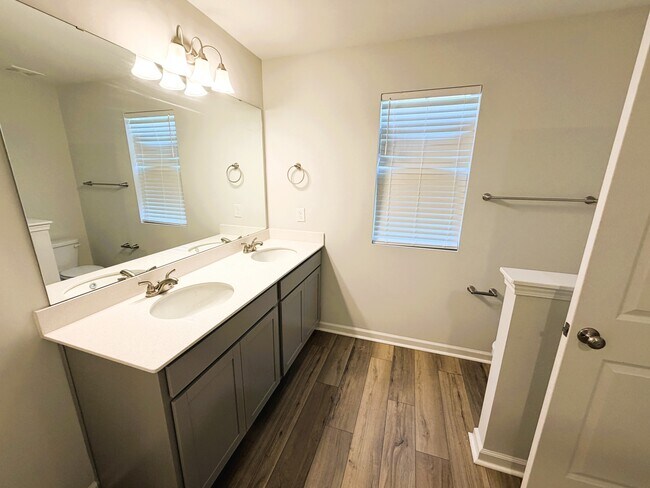 Photo - 2116 Mapleton Dr