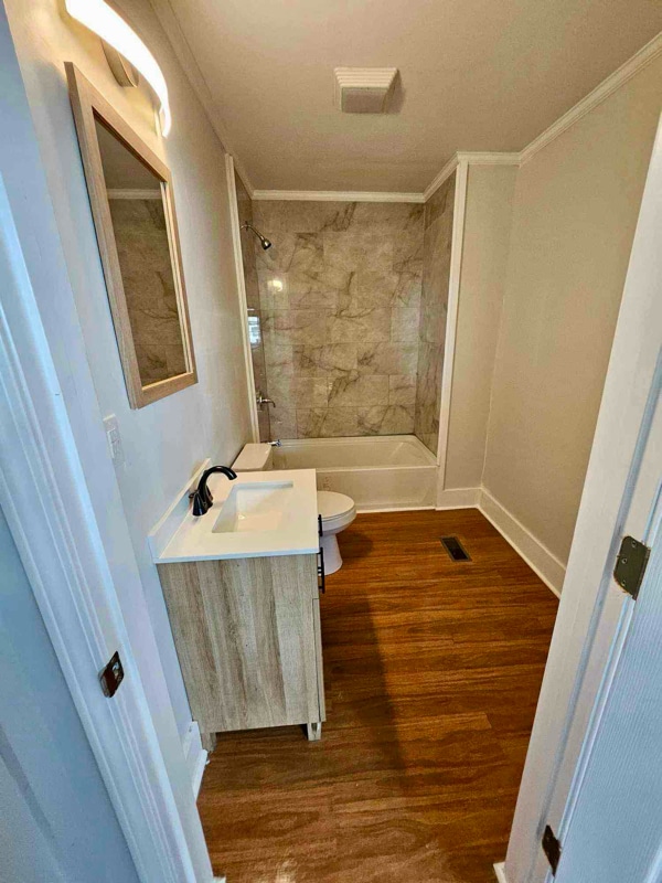 Photo - 626 Monroe St