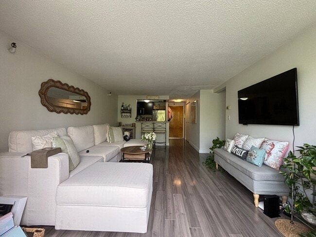 Photo - 42 8th St Unidad 3505 Rental