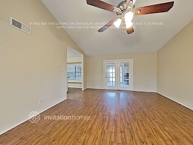 Photo - 419 Timberbend Trail